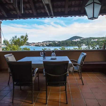 Nautica Villa